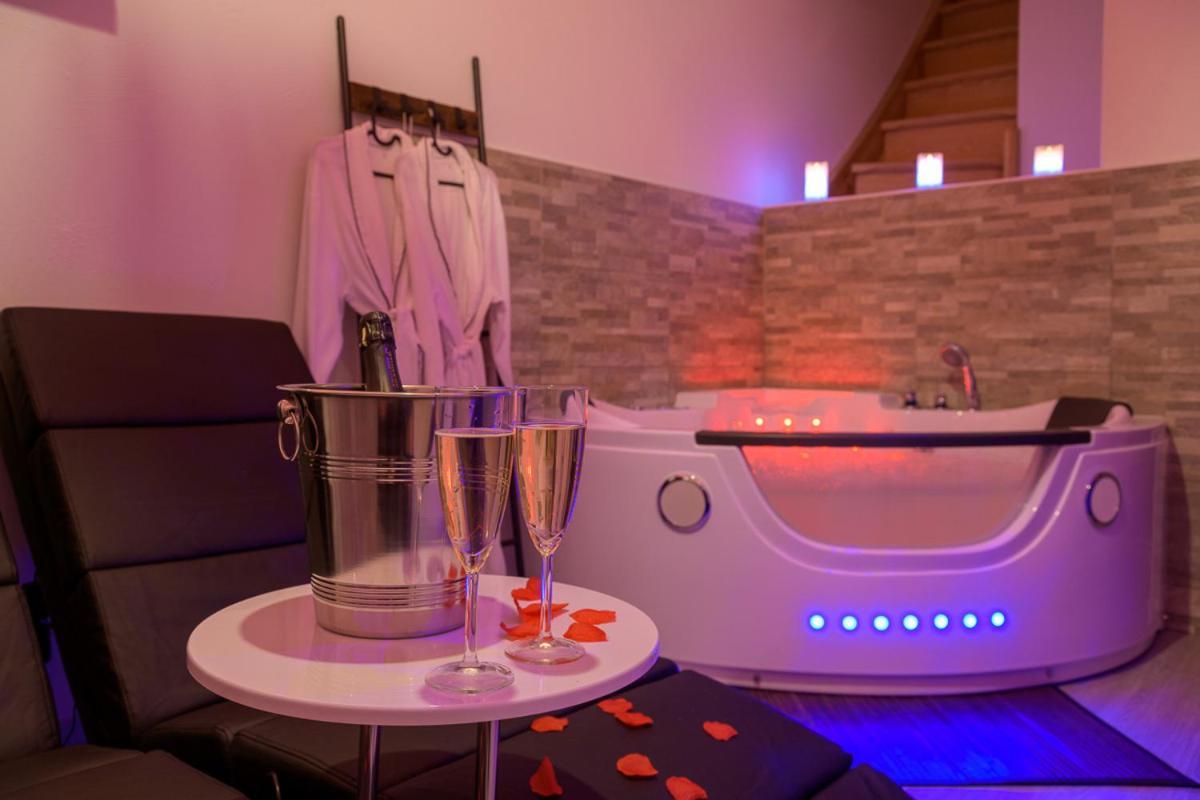 Love Room - Suite Romantique Avec Spa Privatif Le Puy-en-Velay Εξωτερικό φωτογραφία
