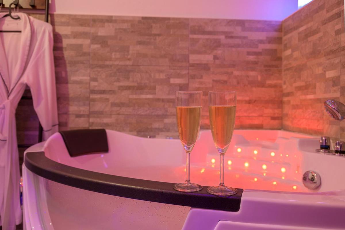 Love Room - Suite Romantique Avec Spa Privatif Le Puy-en-Velay Εξωτερικό φωτογραφία